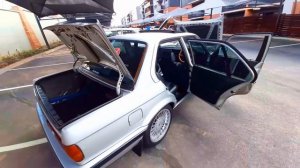 BMW E30 318i vs BMW E28 525E / What's The Difference ? / Car B Roll / Video And Photo FOOTAGE