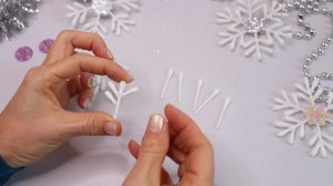 DIY Снежинки из ватных палочек. Как сделать снежинки. Простые Новогодние поделки