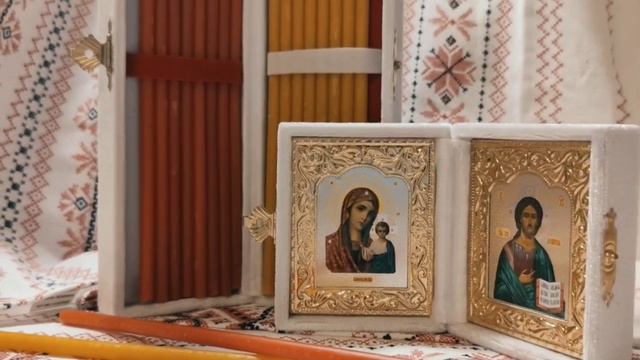 Иконы в футляре. Ручная работа. Подарочный набор со свечами. смотреть онлайн