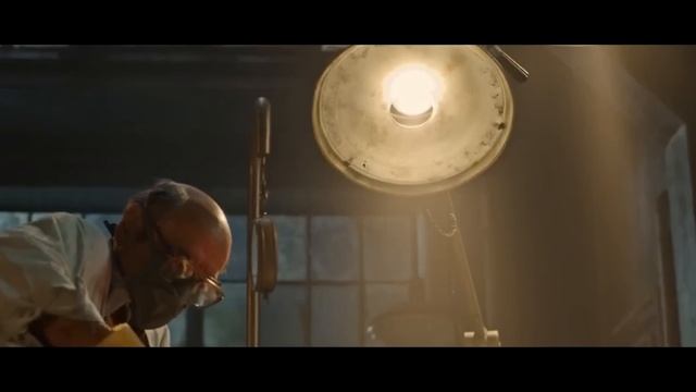 Космический паразит путешествует по планетам | Краткий Пересказ Фильма Ужасов смотреть онлайн