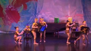 Эквилибр на табуретках