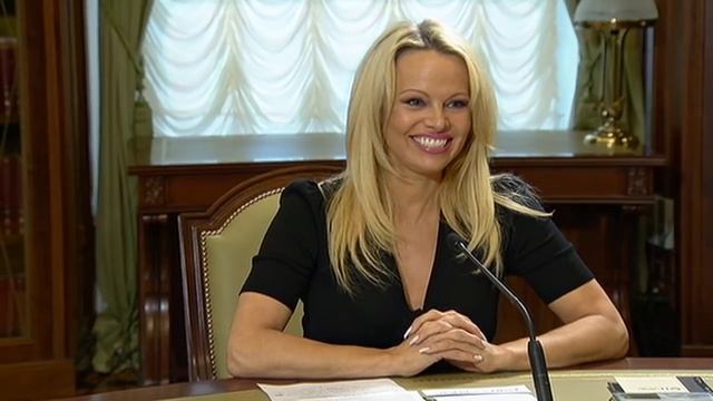 Рабочая встреча Сергея Иванова и Памелы Андерсон смотреть онлайн