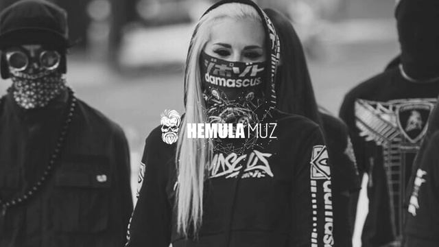 Честер Небро - Полстраны