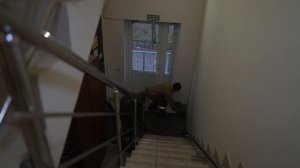 Установка перил из нержавейки, к стене из пеноблока.