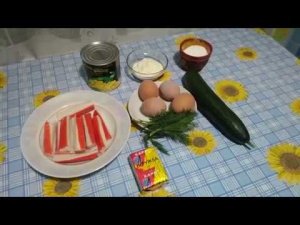 Салат с крабовыми палочками,  свежим огурцом и плавленым сыром