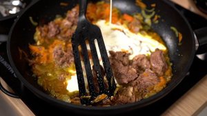 Советский паштет с сухариками или Что приготовить из тушенки/Быстрая закуска из простых продуктов