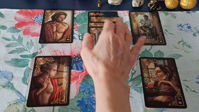 Любовный  четырехугольник #laratarot777 #любовныйтреугольник