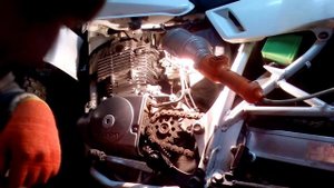 Срезало болт на SUZUKI DJEBEL 200 (DR 200)