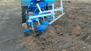 ТЯЖЕЛАЯ ВСПАШКА ЦЕЛИНЫ ТРАКТОРОМ МТЗ-80/HEAVY CUTTING WITH THE MTZ-80 TRACTOR