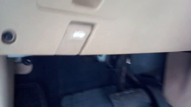 Диагностический разъем OBD2 на Hyundai H1 Grand Starex смотреть онлайн