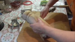 Рулет из тонкого сала.  Как сделать рулет из сала.  Отличная холодная закуска