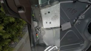 Как снять обшивку карту передней двери VW T5