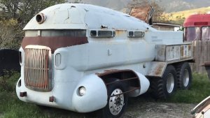 "Herkimer Battle Jitney" грузовик из фильма «Таинственные люди» 1999г.
