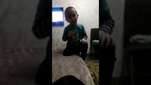 Мальчик учит маму, как с ним надо разговаривать)