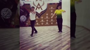 Ахмед Марсенович танцует лезгинку с учениками