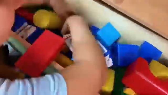 КАК ВЕЛИ себя ВЗРОСЛЫЕ в ДЕТСКОМ САДУ // Родители стали детьми на день