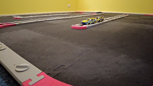 Kyosho Mini-Z Ferrari 599XX Homestead - Track Test #2 смотреть онлайн