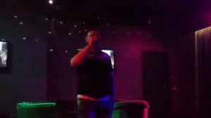 Караоке красиво поёт