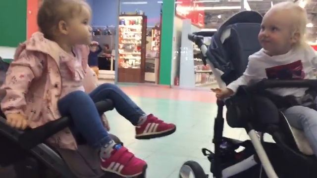 Маленькие детки деткине полушные девченки