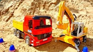 Игры для детей - Экскаватор, самосвал и игры в песке.mp4