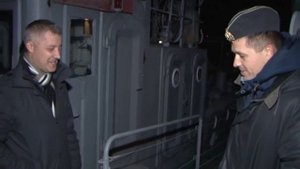 Кременчуг встретил военный катер "Ярославец"