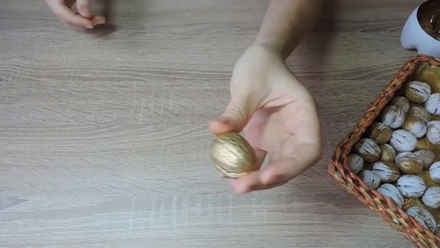Как собрать и покрасить скорлупу грецких орехов. Заготовки для рукоделия.