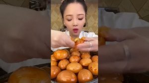 КИТАЙЦЫ ЕДЯТ НА КАМЕРУ / АСМР ЕДА / АСМР / КАК ЕДЯТ КИТАЙЦЫ!?!? ???
