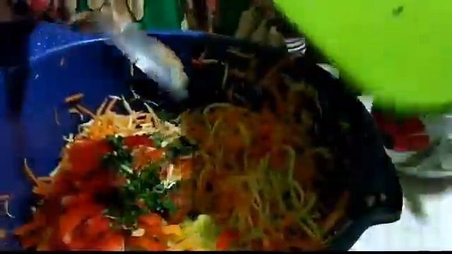 Салат из свежих кабачков! Вкусно, быстро, полезно! Fresh zucchini salad! Tasty, fast, useful! смотреть онлайн