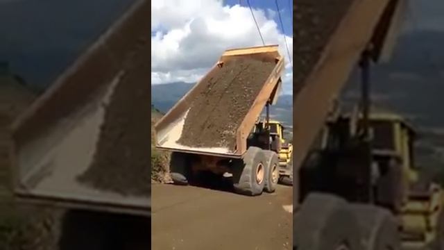 Работа под ЛЭП смотреть онлайн