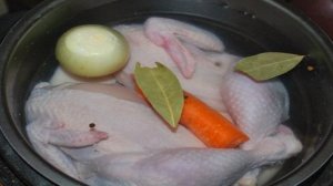 Куриный холодец в мультиварке редмонд