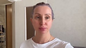 Из брюнетки в блонд не повреждая волосы! за 2 окрашивания краской. Осветляет ли краска краску ??