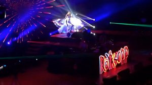 “Monument” (live w Jonna Lee) – Röyksopp