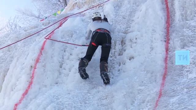 Волжские ледолазы соревновались в Камском устье