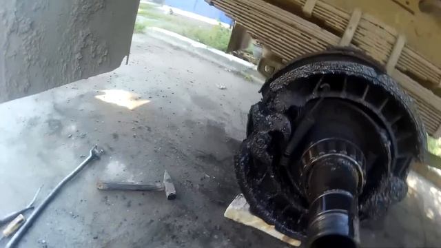 Заклинили колодки Снял зад ступицу,потек радиатор . смотреть онлайн