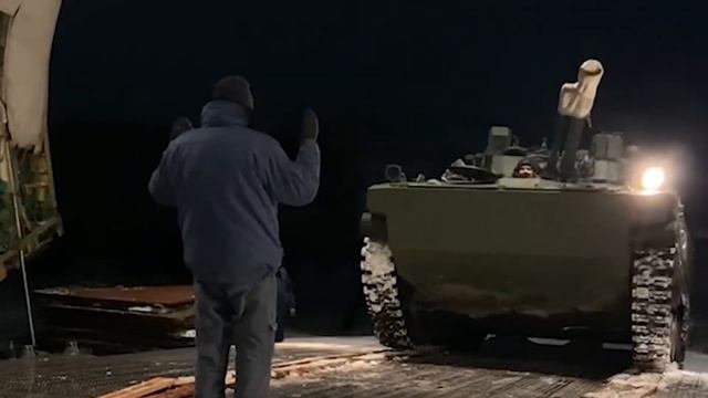 Погрузка техники в самолёт Ан 124 в Ульяновске