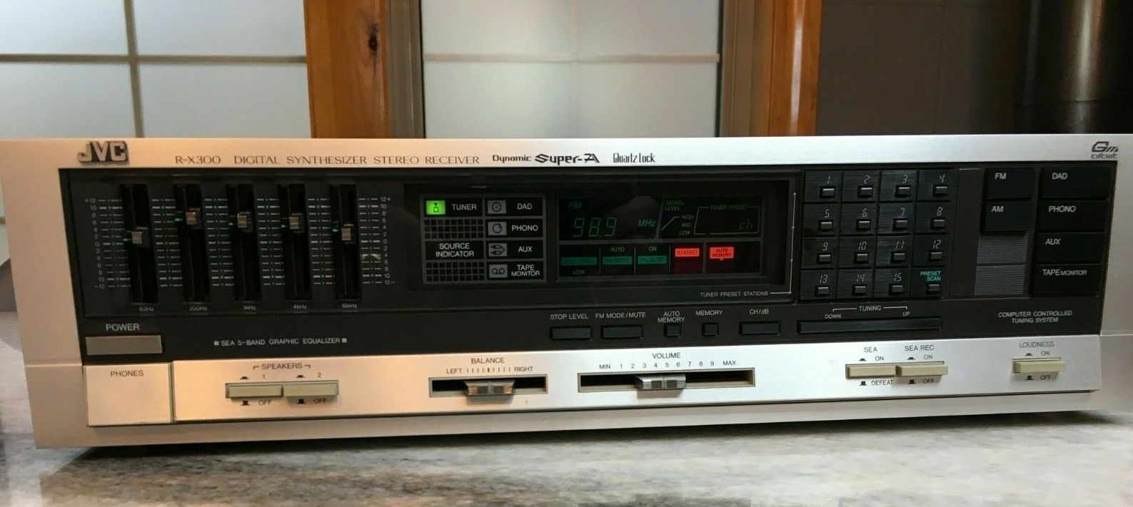 Vintage 1984 год  JVC R-X300 Stereo Receiver JAPAN PHONO 5-Band Equalizer-ЯПОНИЯ.
