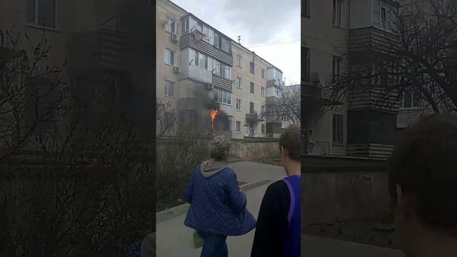 Пожар на проспекте Победы в Севастополе 25 марта 2024 / Без комментариев