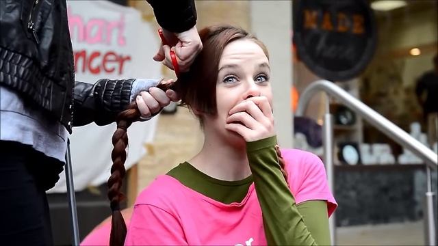 Video shave girl. Video shave girl. Haircut half headshave. Headshave and eyebrow shave. Girls shaving head and eyebrows.