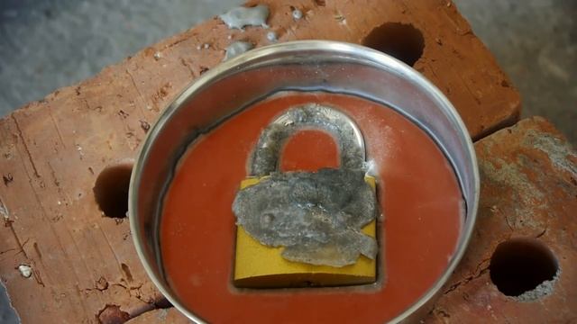 ТЕСТ ЗАМКА РАСПЛАВЛЕННОЙ СОЛЬЮ И ЖИДКИМ АЗОТОМ смотреть онлайн