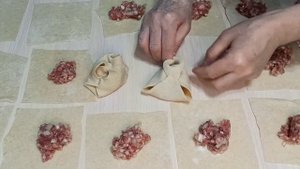 МАНТЫ !! МАНТЫ СОЧНЫЕ С МЯСОМ ! Манты қазақша рецепт. Рецепт в описании.