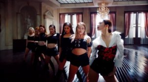 ROSÉ - 'On The Ground' magic dance