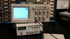 How to use an oscilloscope: Tektronix 1001B