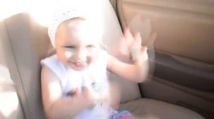 Алиса идёт гулять, едет в магазин и кушает конфетки Принцессы Диснея !