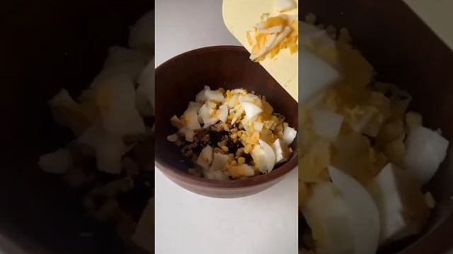 Салат с курицей и черносливом, можно сделать как я, а можно слоями #салат#салаты#салатик#салатики#с
