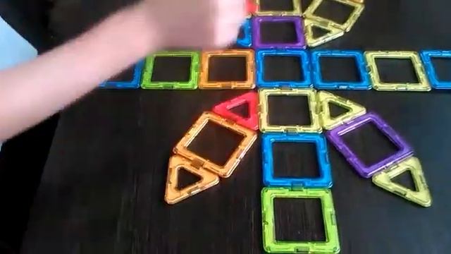 Ещё одна поделка из магнитного конструктора смотреть онлайн