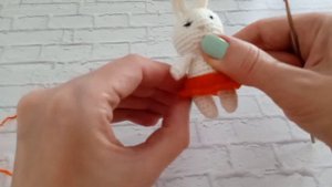 ПЛАТЬЕ ДЛЯ ИГРУШКИ КРЮЧКОМ МК / ПЛАТЬЕ ДЛЯ ВЯЗАНОЙ ИГРУШКИ КРЮЧКОМ / ОДЕЖДА ДЛЯ ИГРУШКИ КРЮЧКОМ