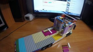 Сборка дома на колесах из LEGO 2