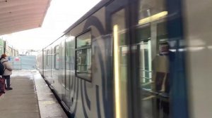 Москва на станции Выхино. Посадки нет