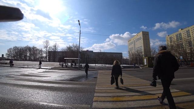 У метро Выхино смотреть онлайн