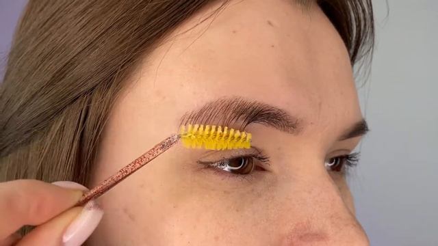 Способ применения мыла для бровей Lash Berry